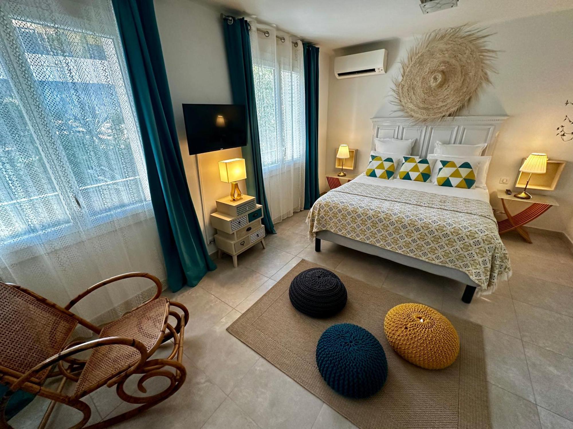 Village Options Parking And Baby Apartment